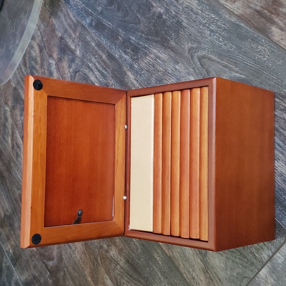 Photo box - Picture 2 of 6